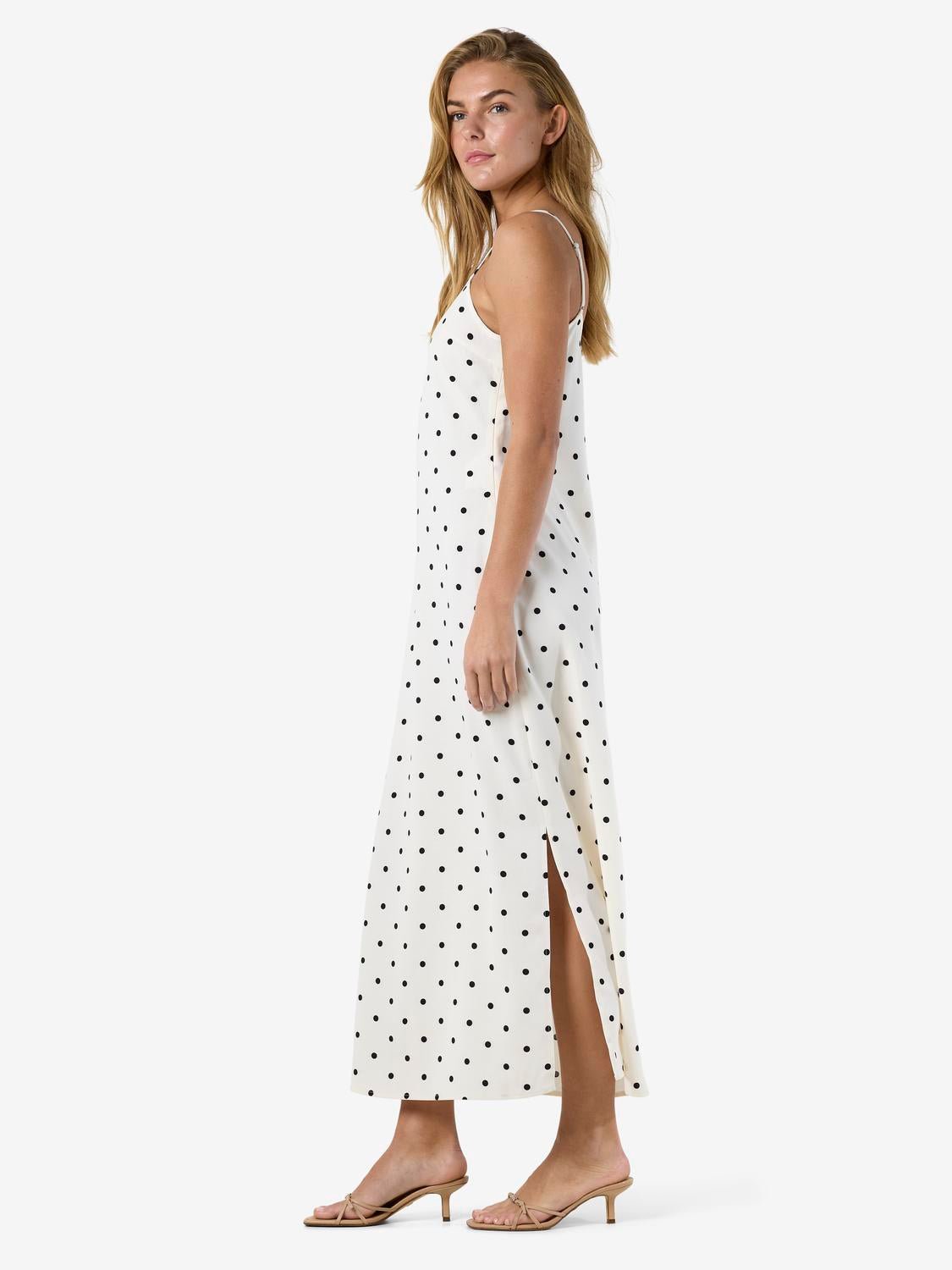 NMSOPHIE Long Dress - Cloud Dancer - VERO MODA & VILA Bergvik